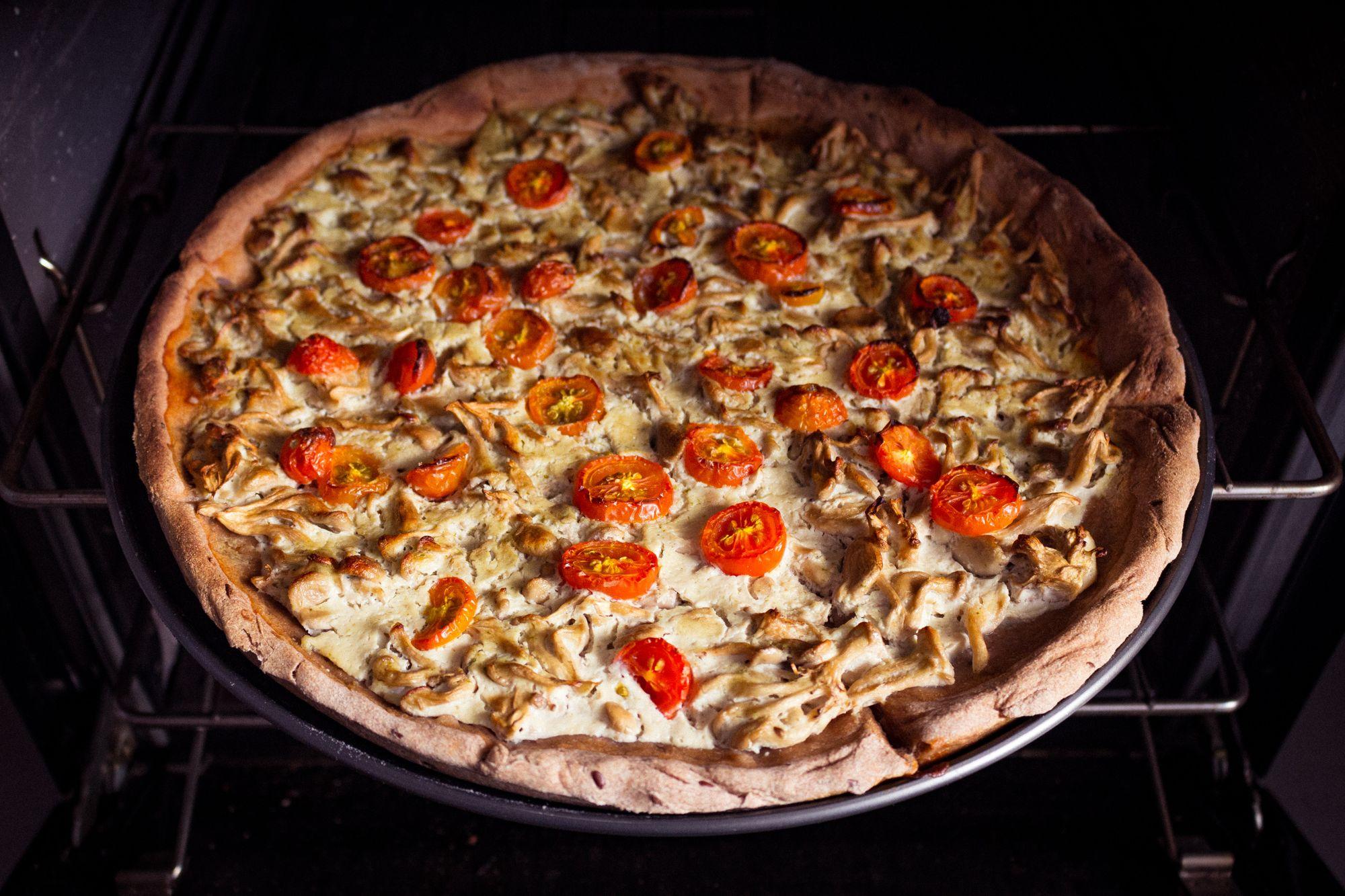 The BEST BBQ Chicken Pizza 1 ronaldo de oliveira QYp5tOmb4FU unsplash